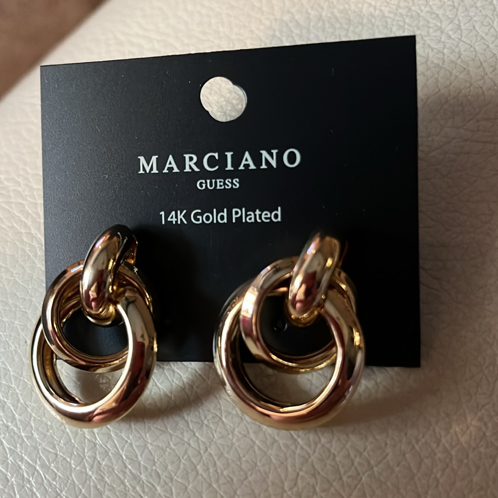 Marciano Guess Earrings Nice Size For Every Day Or Night Out New 15$